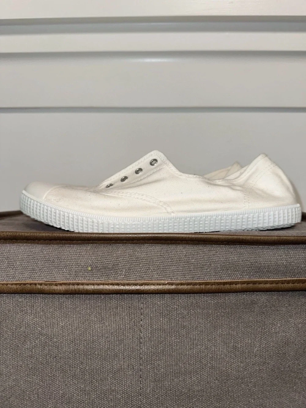 Canvas Slip-On Sneakers in Off-White (US MENS 7) Hampton Canvas